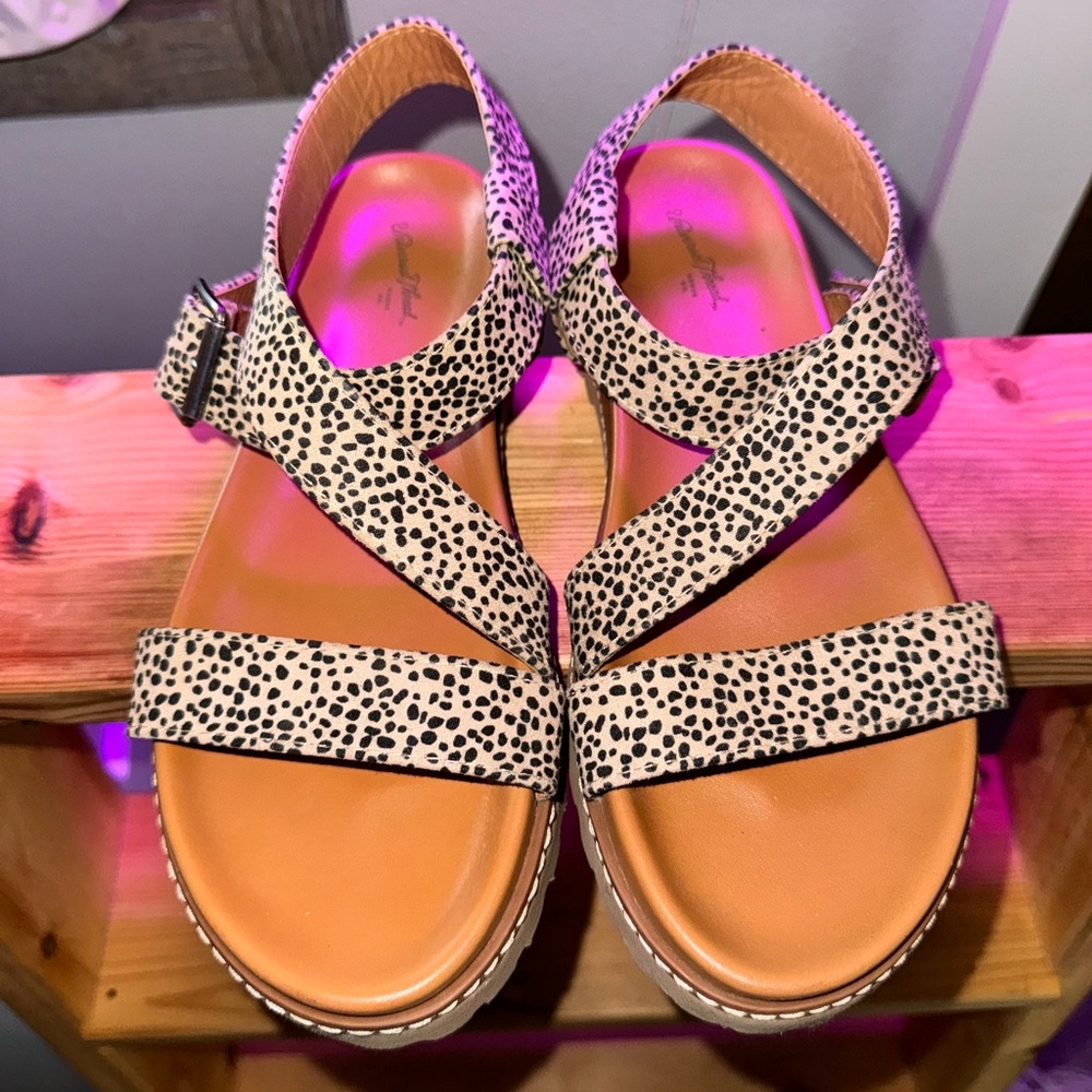 Universal Thread Strappy Sandals - image 2